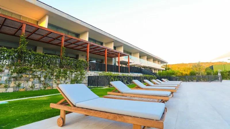 Hiddenbay Teos Hotel